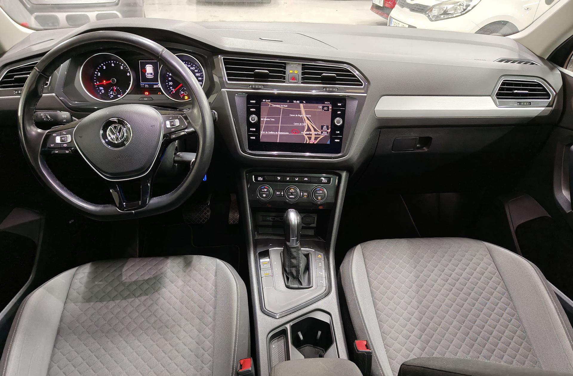 Volkswagen Tiguan Advance 1.5 TSI DSG Pack R-line - foto 8