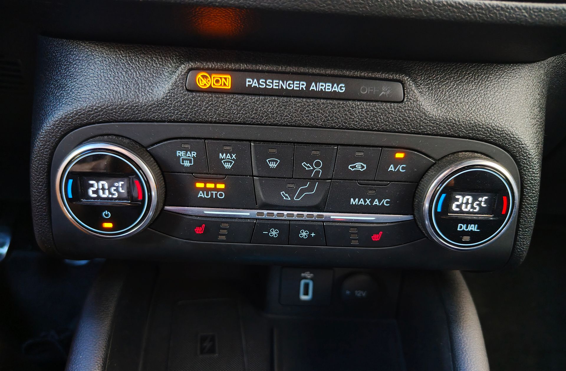 Ford Focus 2.3 EcoBoost ST - foto 28