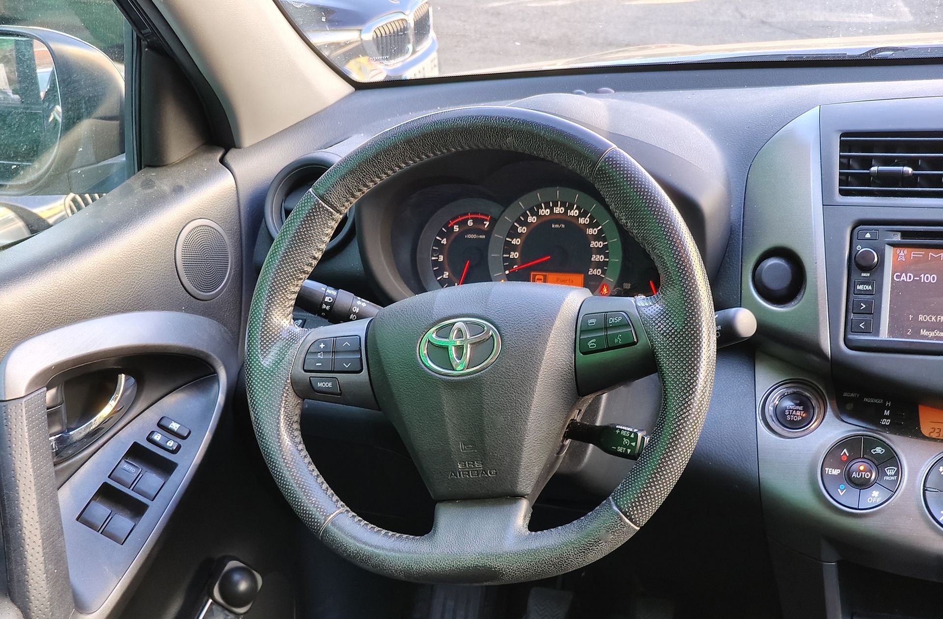 Toyota RAV4 2.2D-4D Advance 4x2 - foto 27