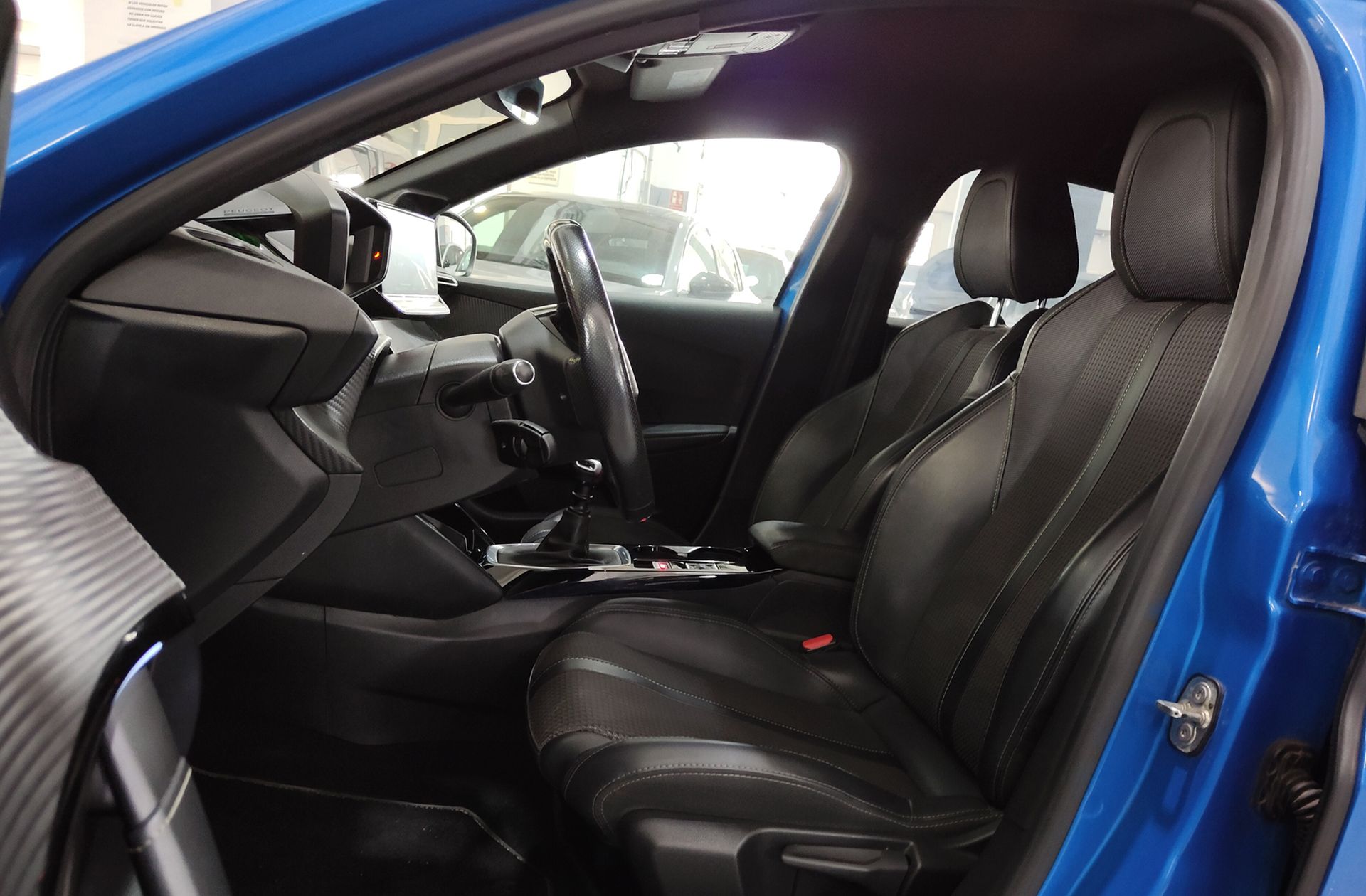 Peugeot 208 PureTech 100 GT - foto 12