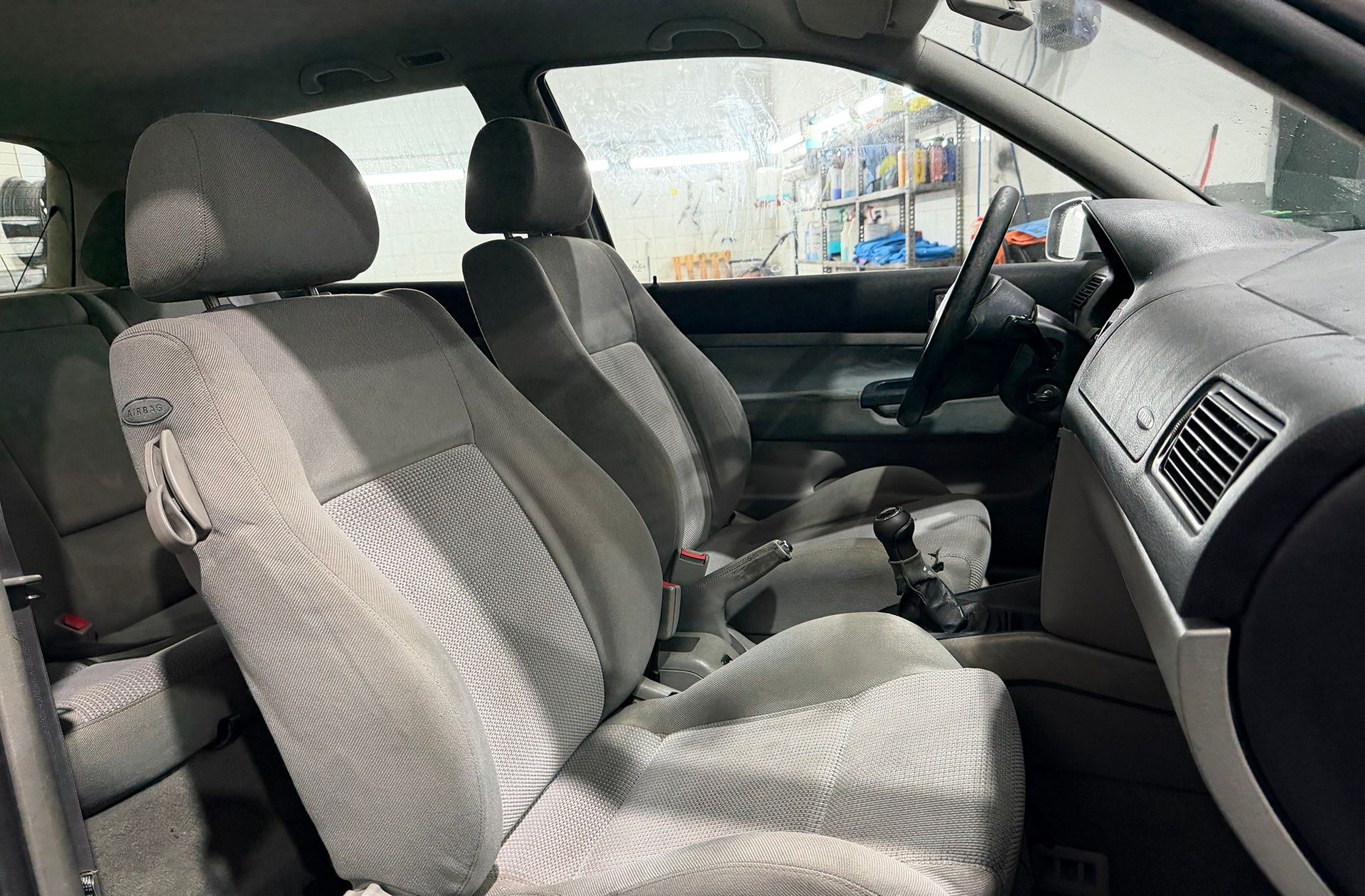 Volkswagen Golf Conceptline 1.6 - foto 13