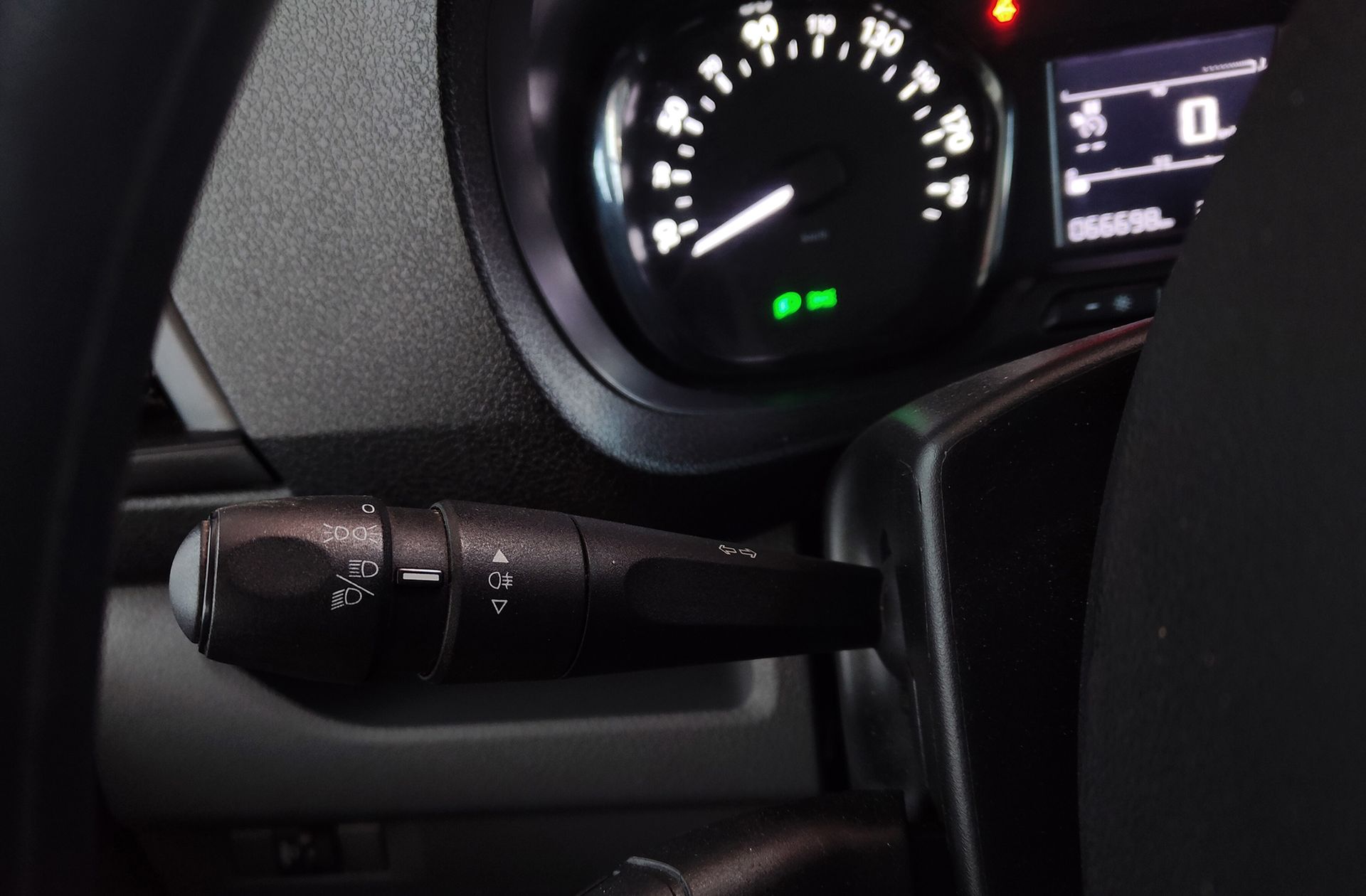 Peugeot Expert Furgon BlueHDi 115 Pro Standard - foto 19