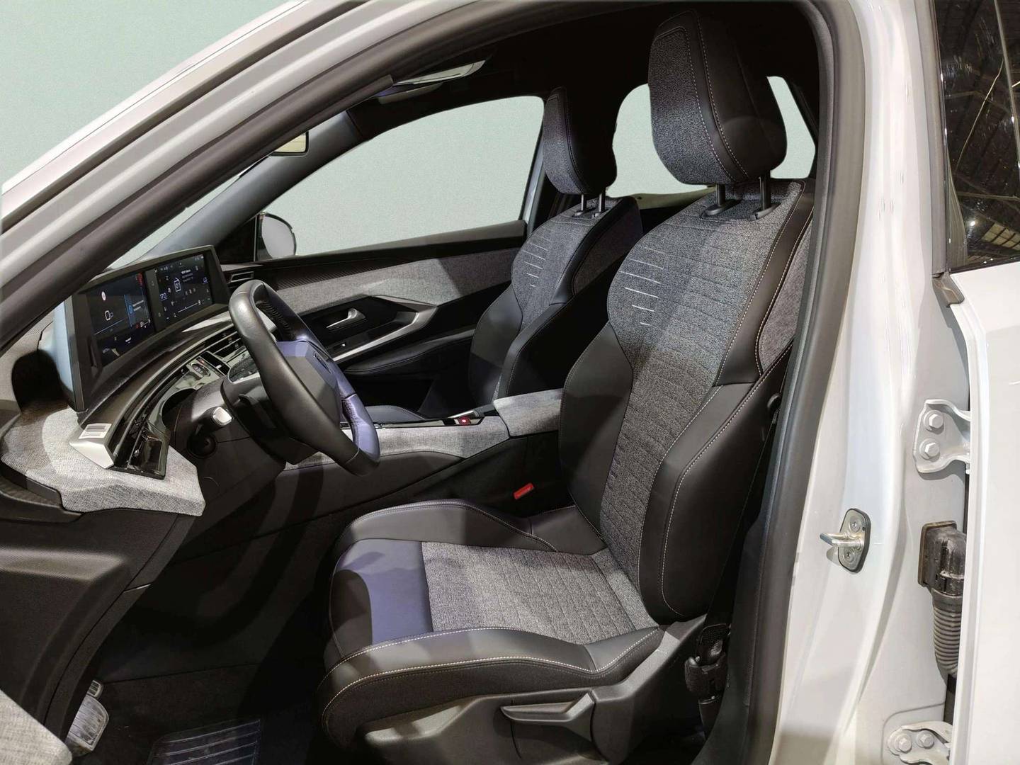 Foto asientos delanteros Peugeot 3008 Hybrid Peugeot 3008 Hybrid 145 Allure eDCS6 (145 CV)