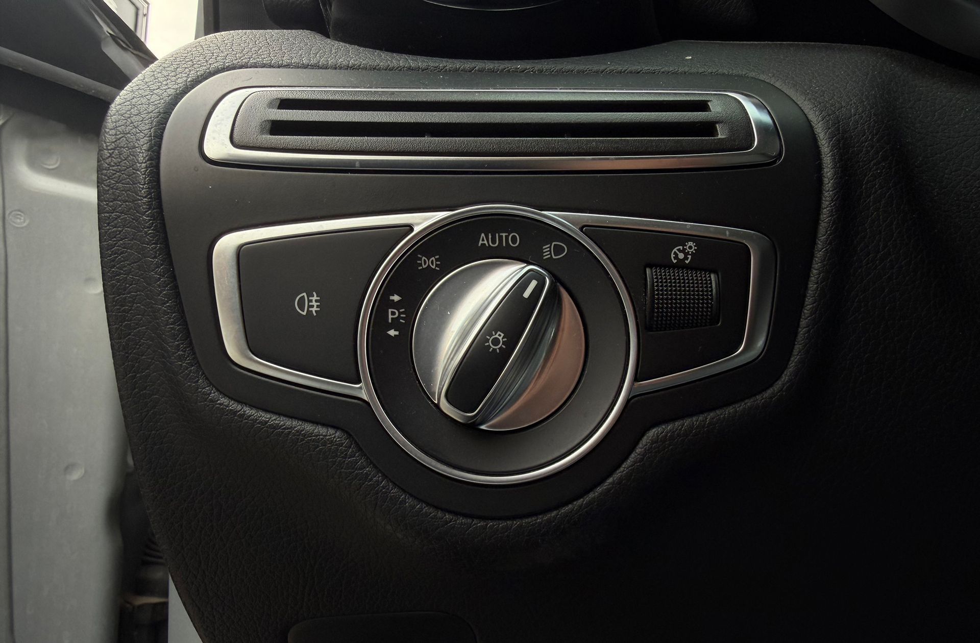 Mercedes-Benz Clase C Estate 220 d (Pack AMG) - foto 24