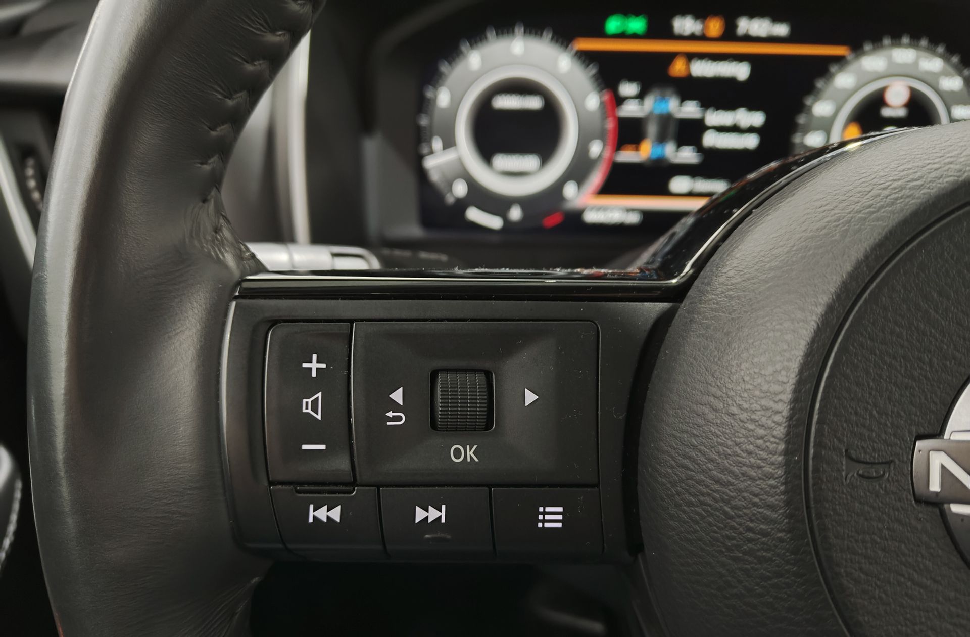 Nissan Qashqai DIG-T 140 N-Connecta - foto 25