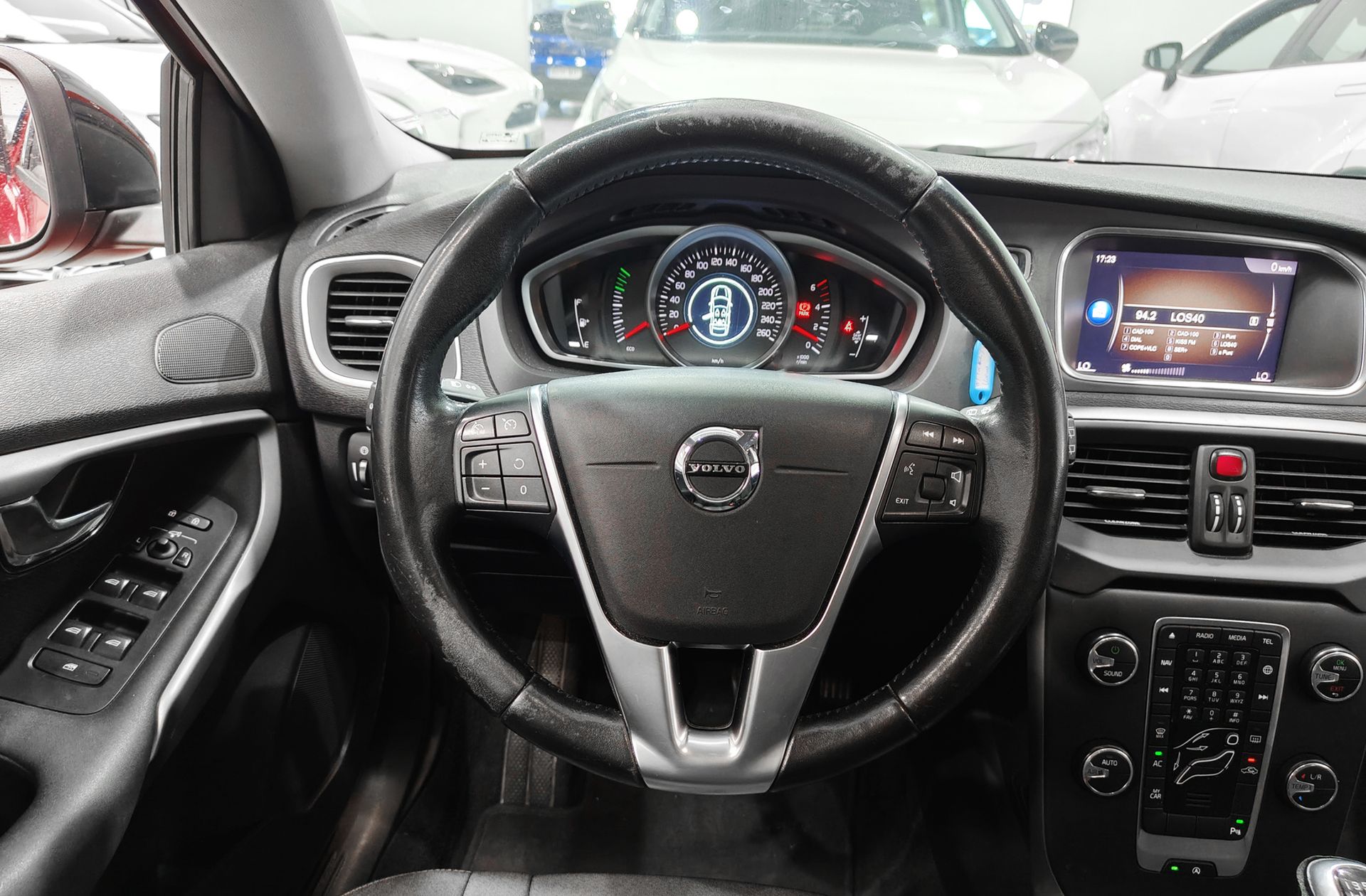 Volvo V40 D2 Momentum - foto 24