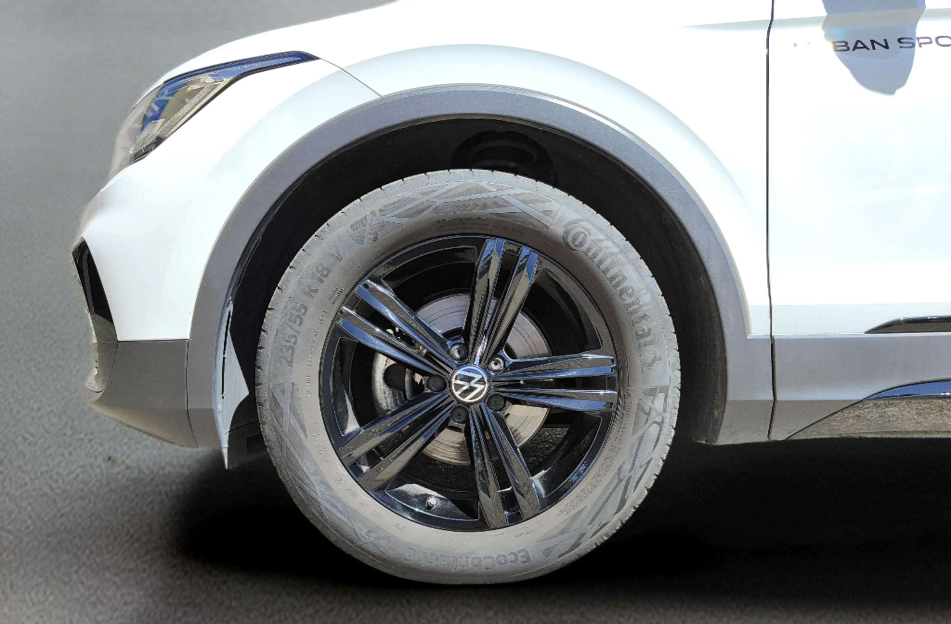 Volkswagen Tiguan Urban Sport 2.0 TDI DSG - foto 37