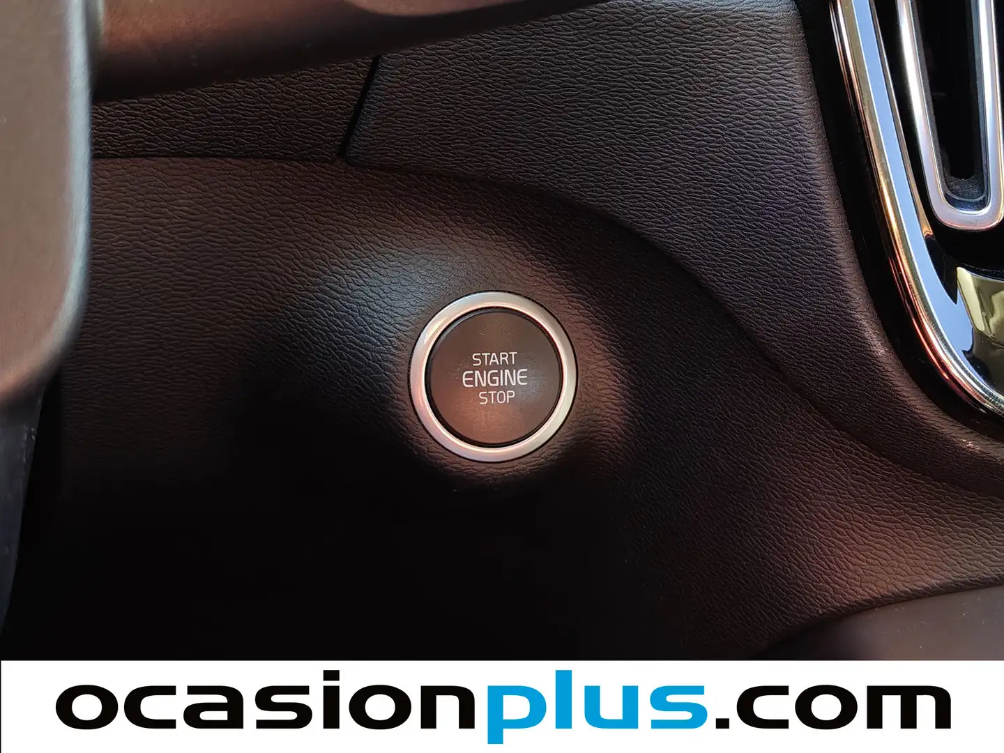 Foto Volvo XC40 Volvo XC40 T3 Momentum Pro Auto (163 CV)