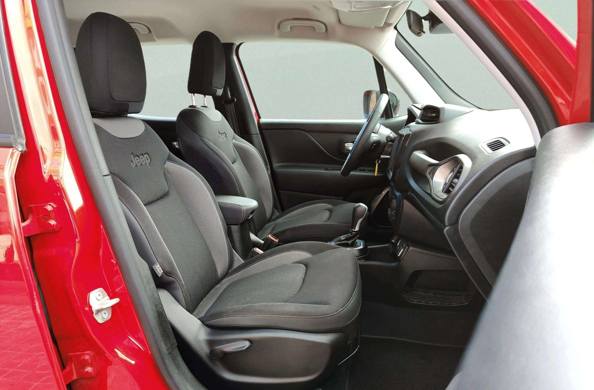 Jeep Renegade eHybrid 1.5 Limited ATX - foto 16