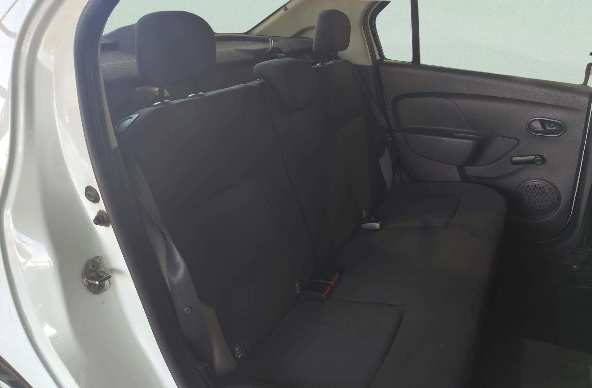 Dacia Logan dCi 90 Ambiance - foto 13