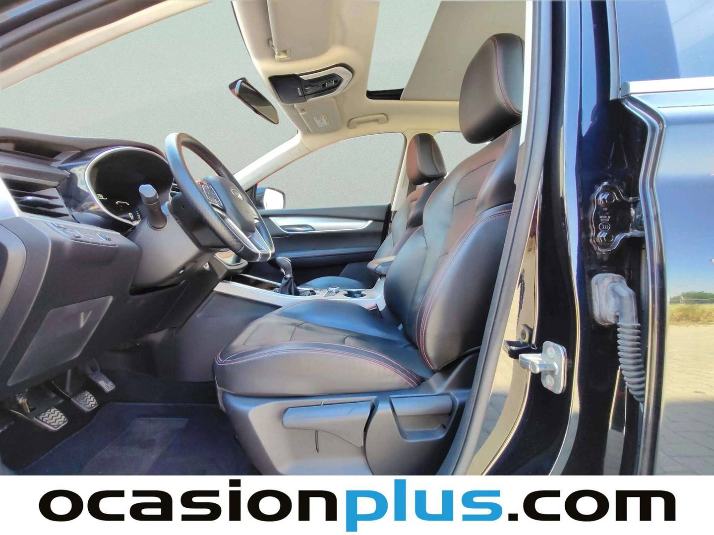 Foto asientos delanteros SWM G01 SWM G01 1.5T Luxury (131 CV)