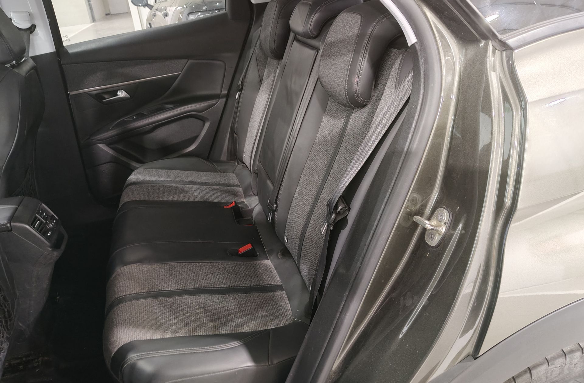 Peugeot 3008 PureTech 130 Allure - foto 12