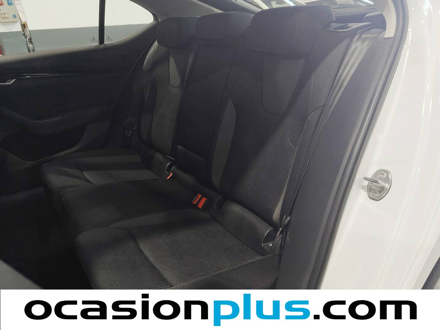 Foto asientos traseros Skoda Octavia Skoda Octavia 1.5 TSI m-HEV Selection DSG (150 CV)