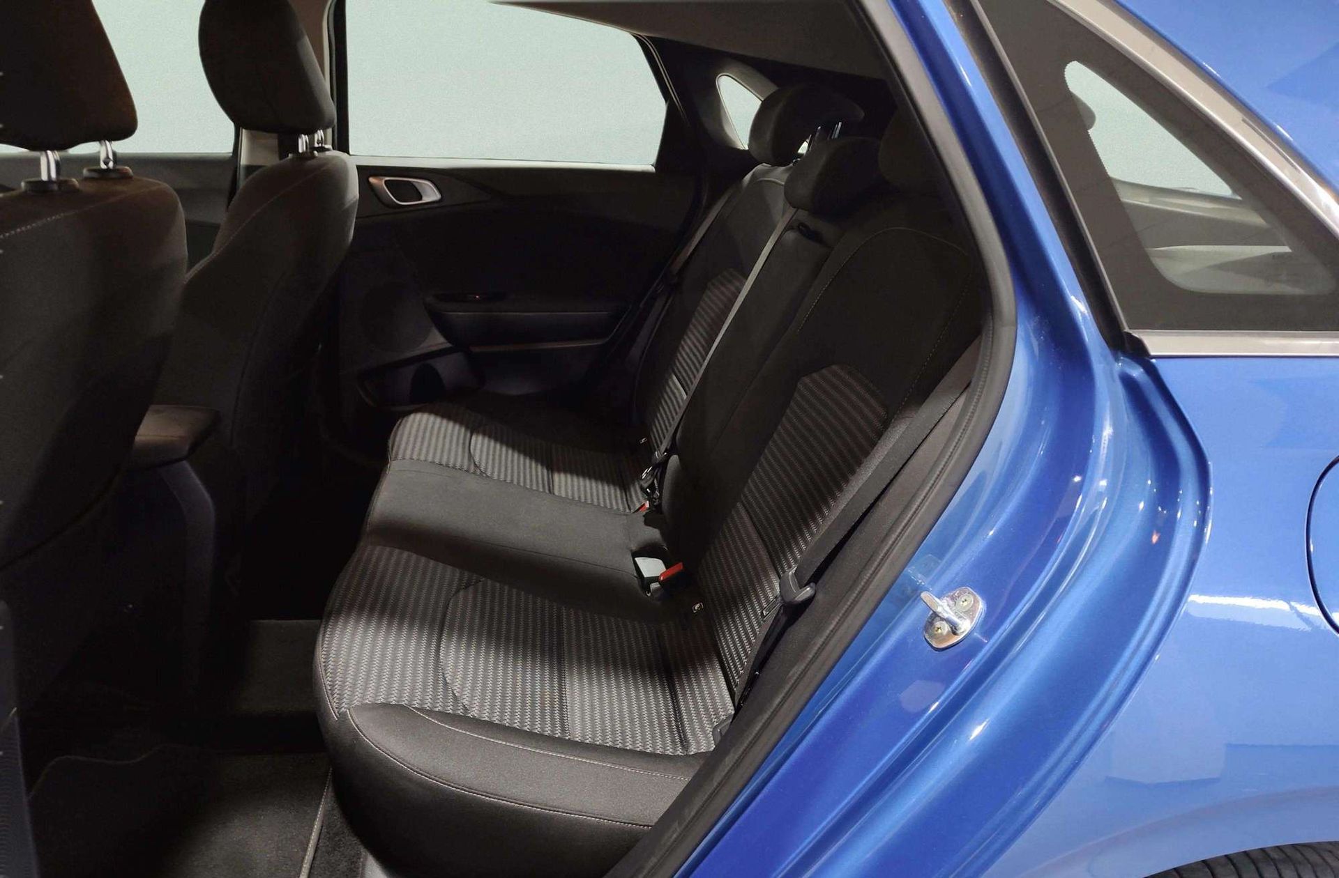 Kia Ceed 1.6 MHEV iMT Drive - foto 11