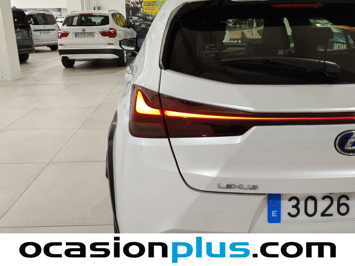 Foto Lexus UX Lexus UX 250h Business 2WD (184 CV)