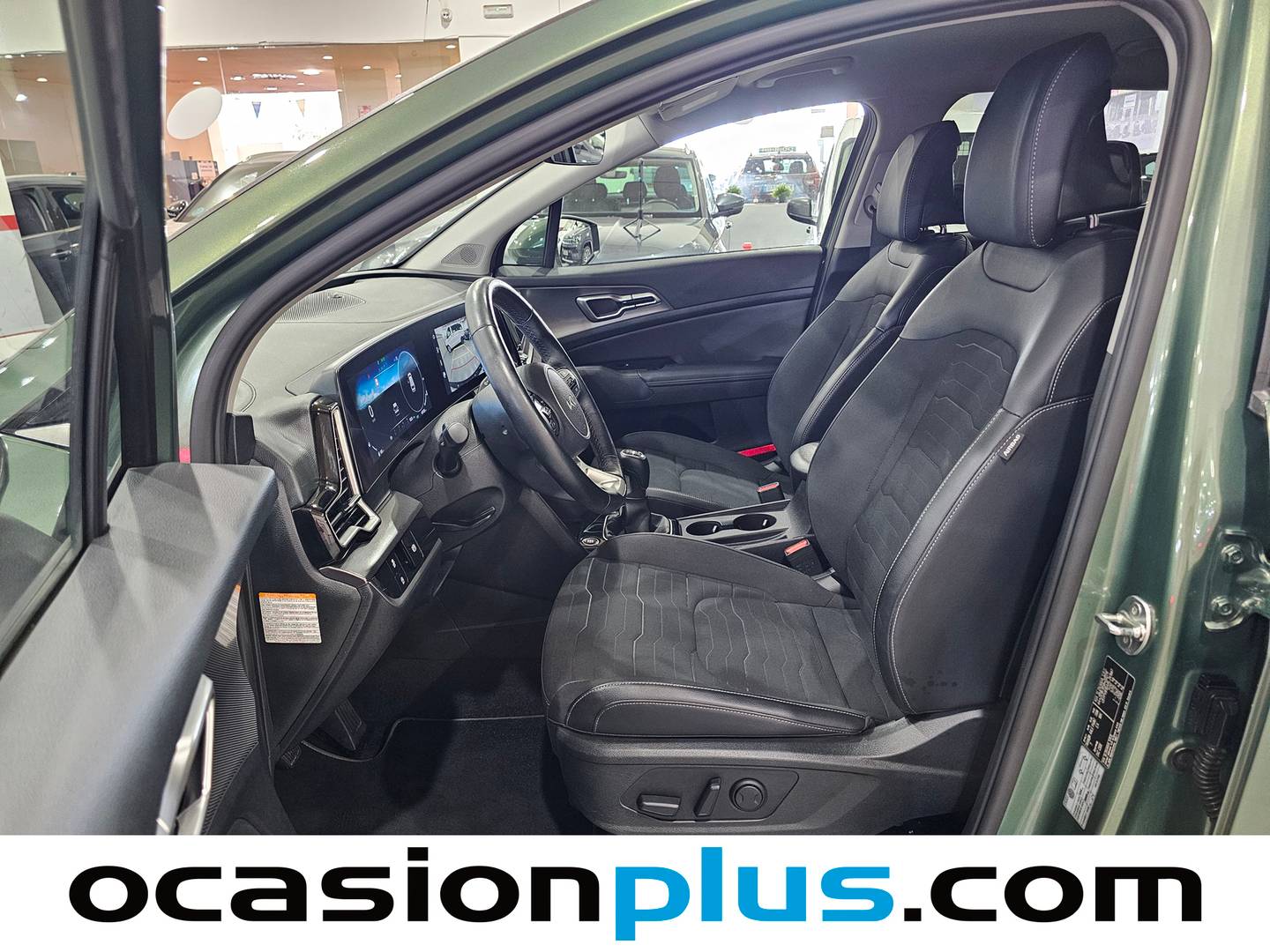 Foto asientos delanteros KIA Sportage KIA Sportage 1.6 T-GDi MHEV Tech 4x2 (150 CV)