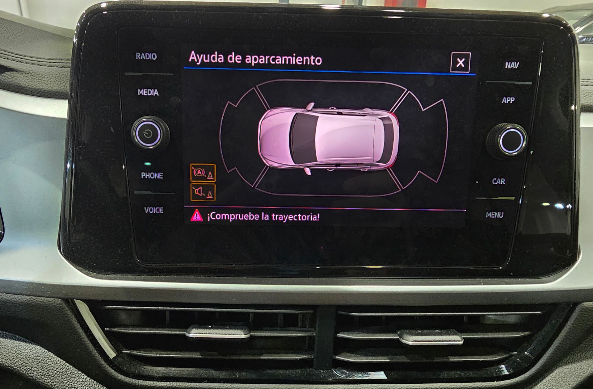 Volkswagen T-Roc Life 2.0 TDI - foto 20