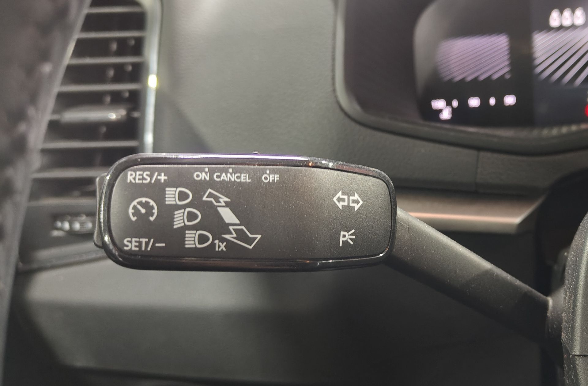 Škoda Karoq 2.0 TDI Selection - foto 24
