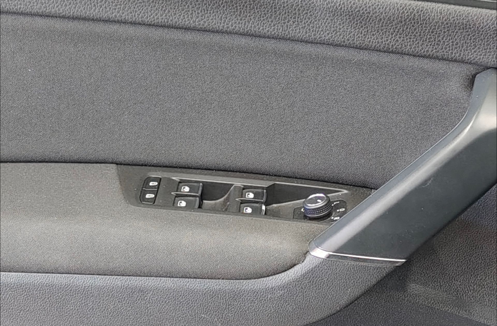 Volkswagen Touran Sport 1.6 TDI BMT DSG - foto 30
