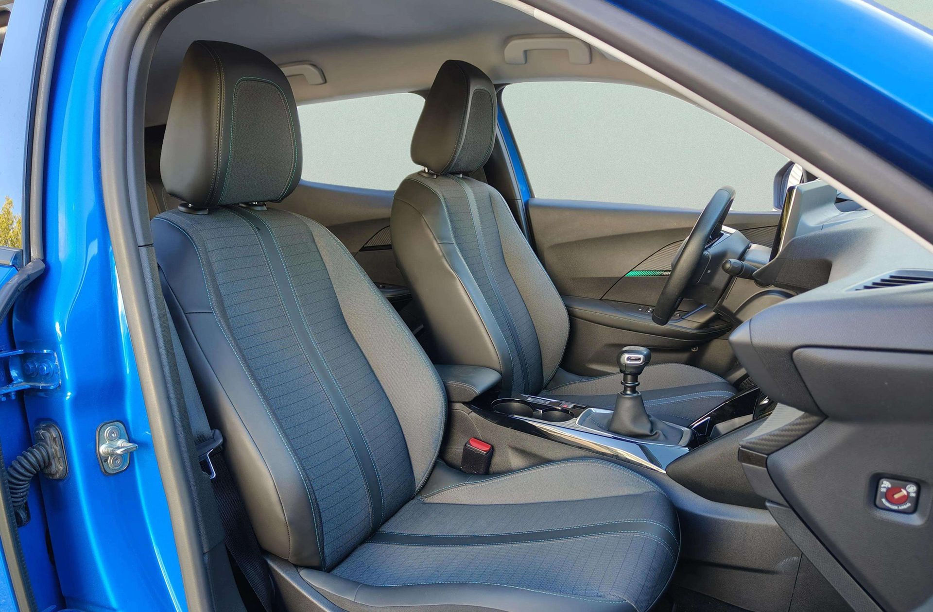Peugeot 2008 PureTech 130 Allure Pack - foto 18