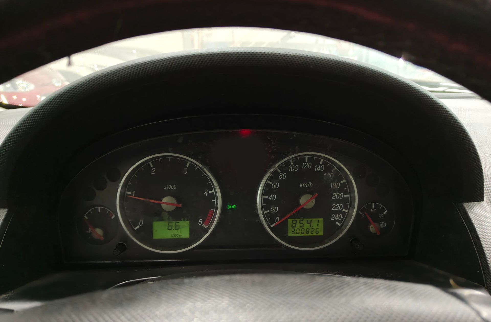 Ford Mondeo 2.0 TDdi Sedan Ghia - foto 19