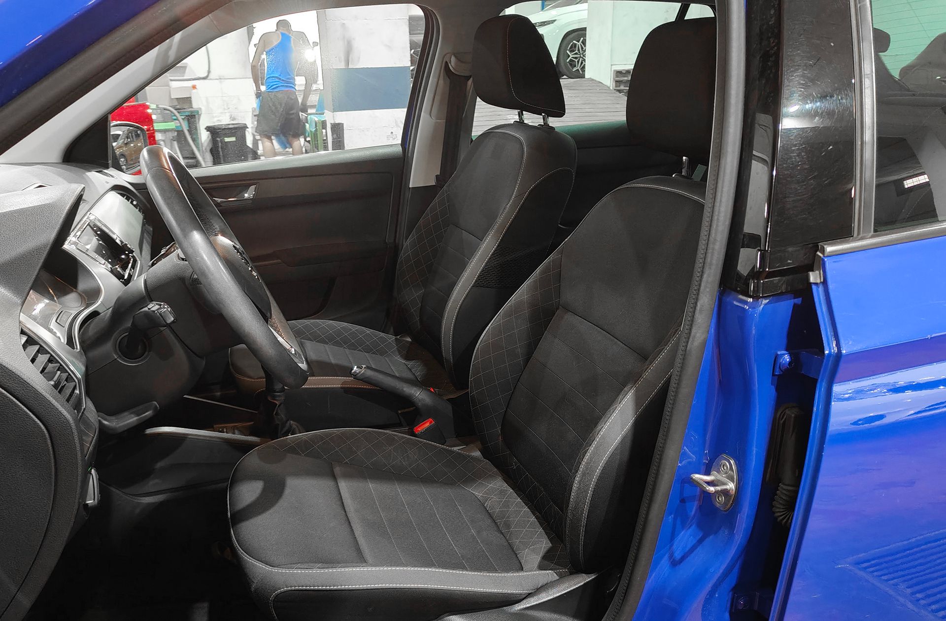 Škoda Fabia 1.0 MPI Like - foto 10