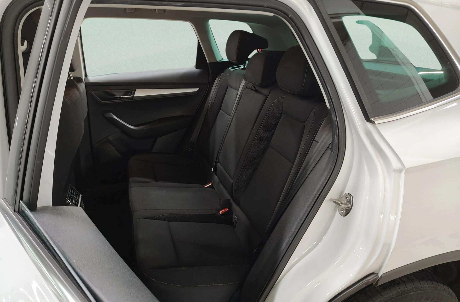 Škoda Karoq 1.5 TSI ACT Ambition DSG - foto 11