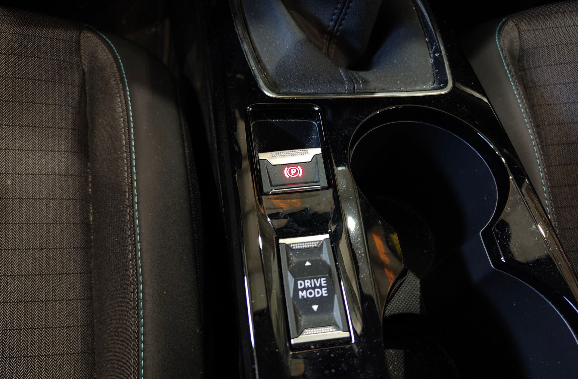 Peugeot 208 PureTech 100 Allure Pack - foto 29