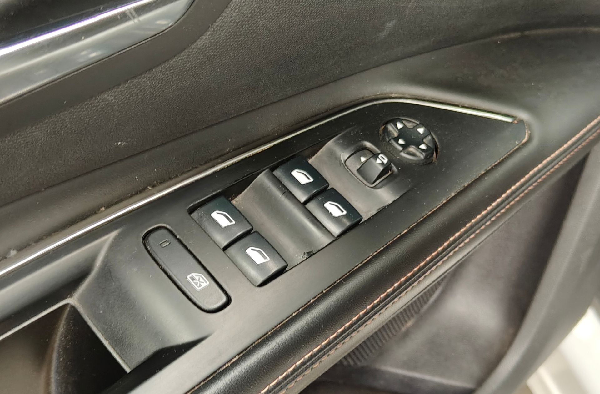 Peugeot 5008 1.2L PureTech GT Line 7 plazas - foto 41