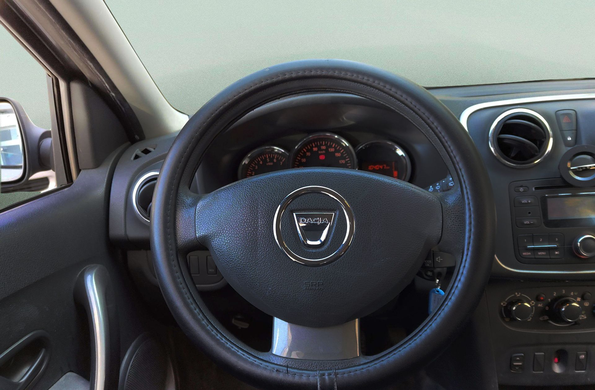 Dacia Sandero Laureate dCi - foto 18