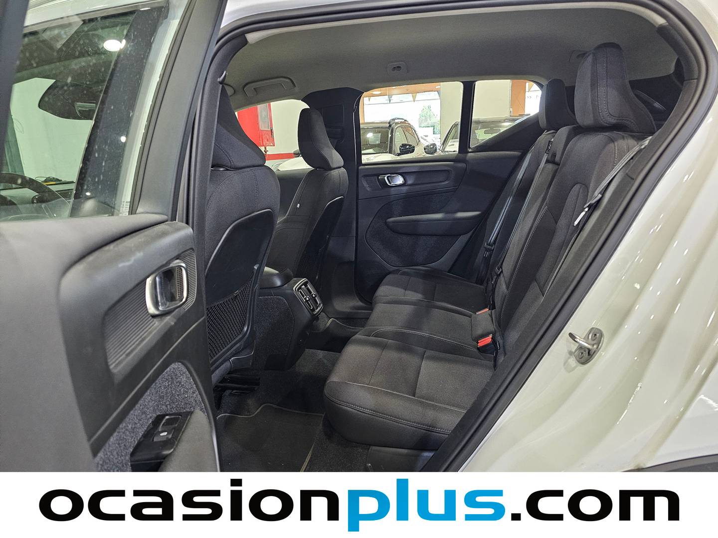 Foto Volvo XC40 Volvo XC40 B3 G Momentum Pro Auto (163 CV)