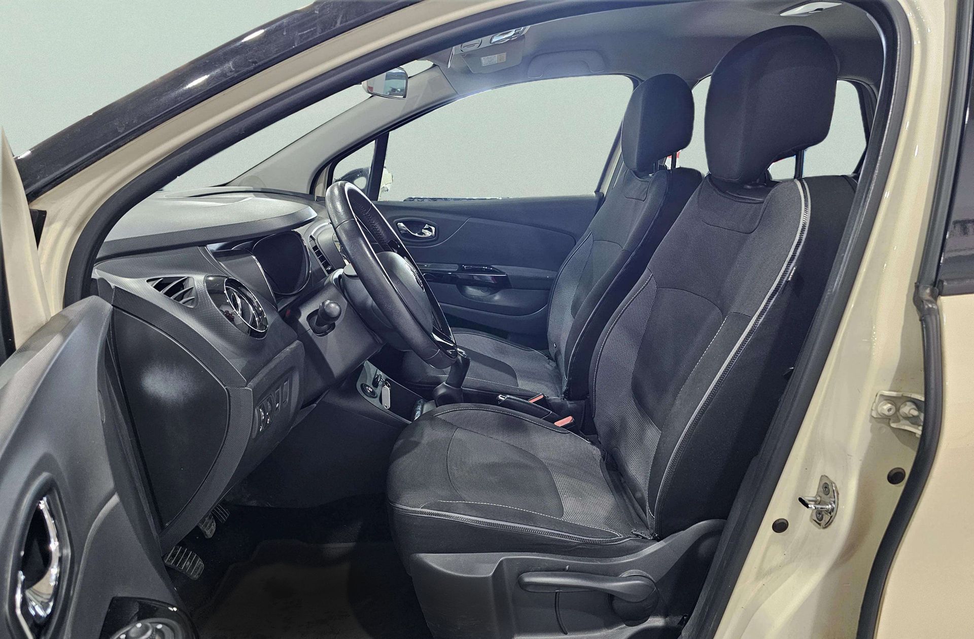 Renault Captur Zen Energy dCi eco2 - foto 9