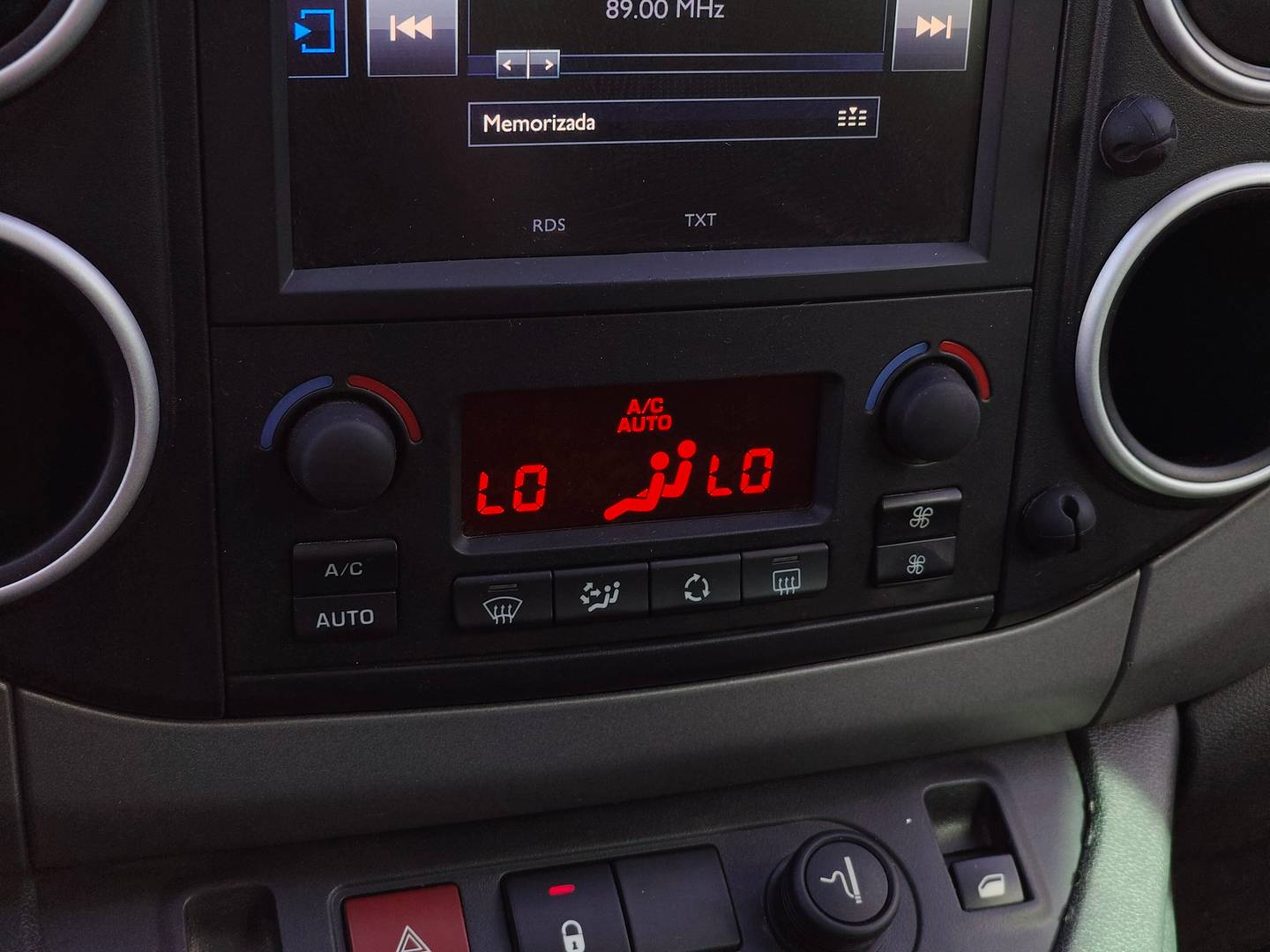 Foto Peugeot Partner Peugeot Partner Tepee 1.6 BlueHDi 100 Outdoor (100 CV)