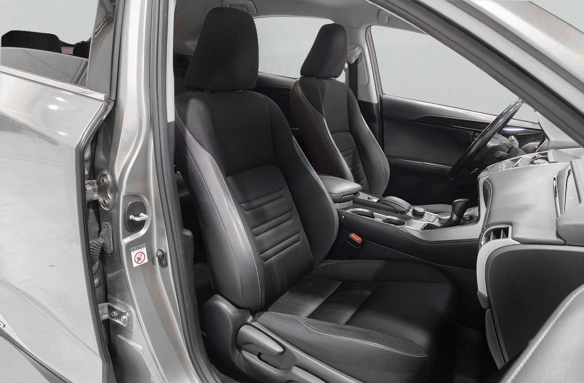 Lexus NX 300h Corporate 2WD Navibox - foto 19