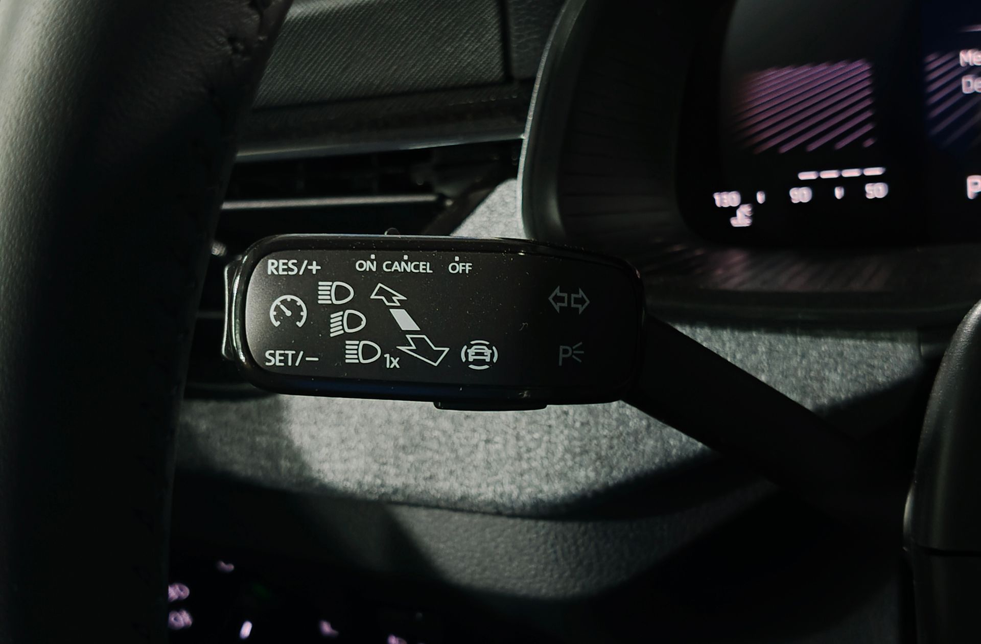 Škoda Kamiq 1.0 TSI Selection DSG - foto 27