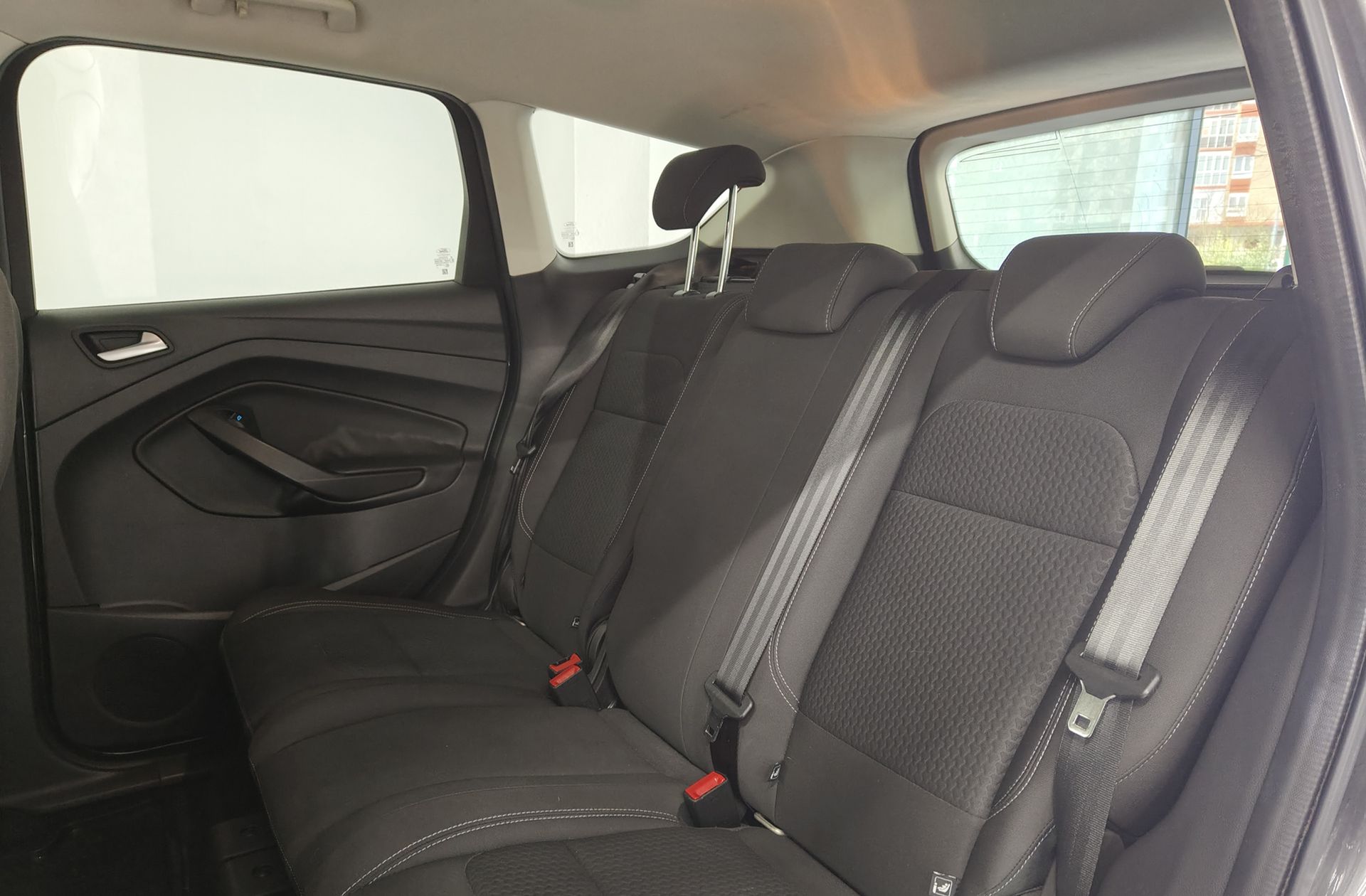 Ford Kuga 2.0 TDCi Business 4x2 - foto 11