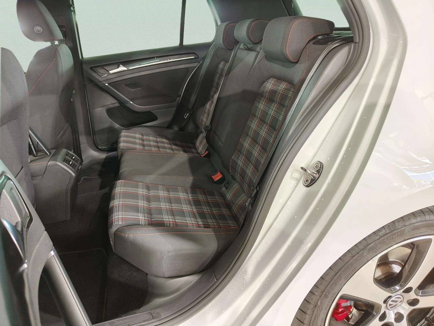 Foto asientos traseros Volkswagen Golf Volkswagen Golf GTI Performance 2.0 TSI (230 CV) DSG