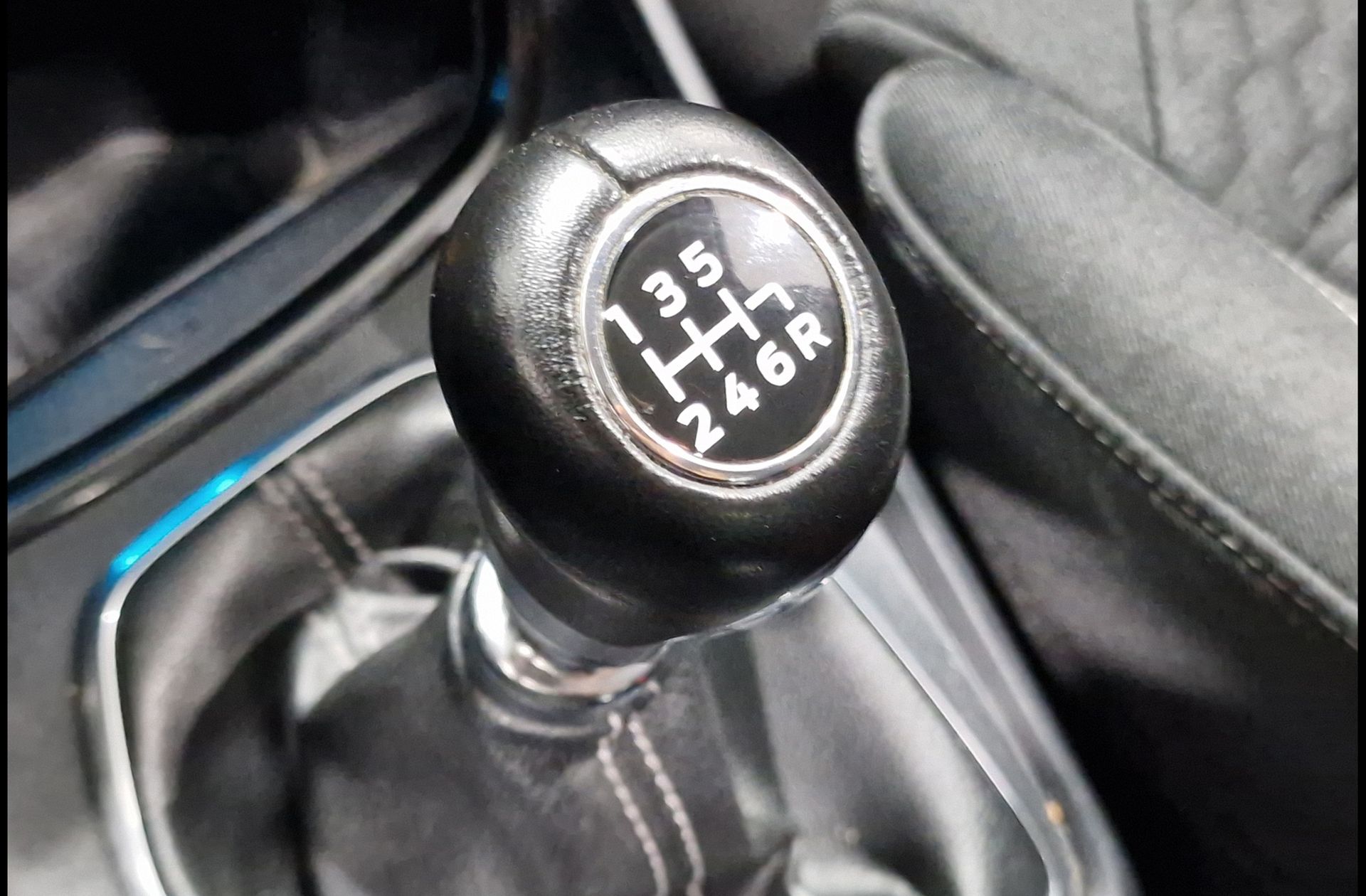 Ford Puma 1.0 EcoBoost MHEV Titanium Design - foto 5