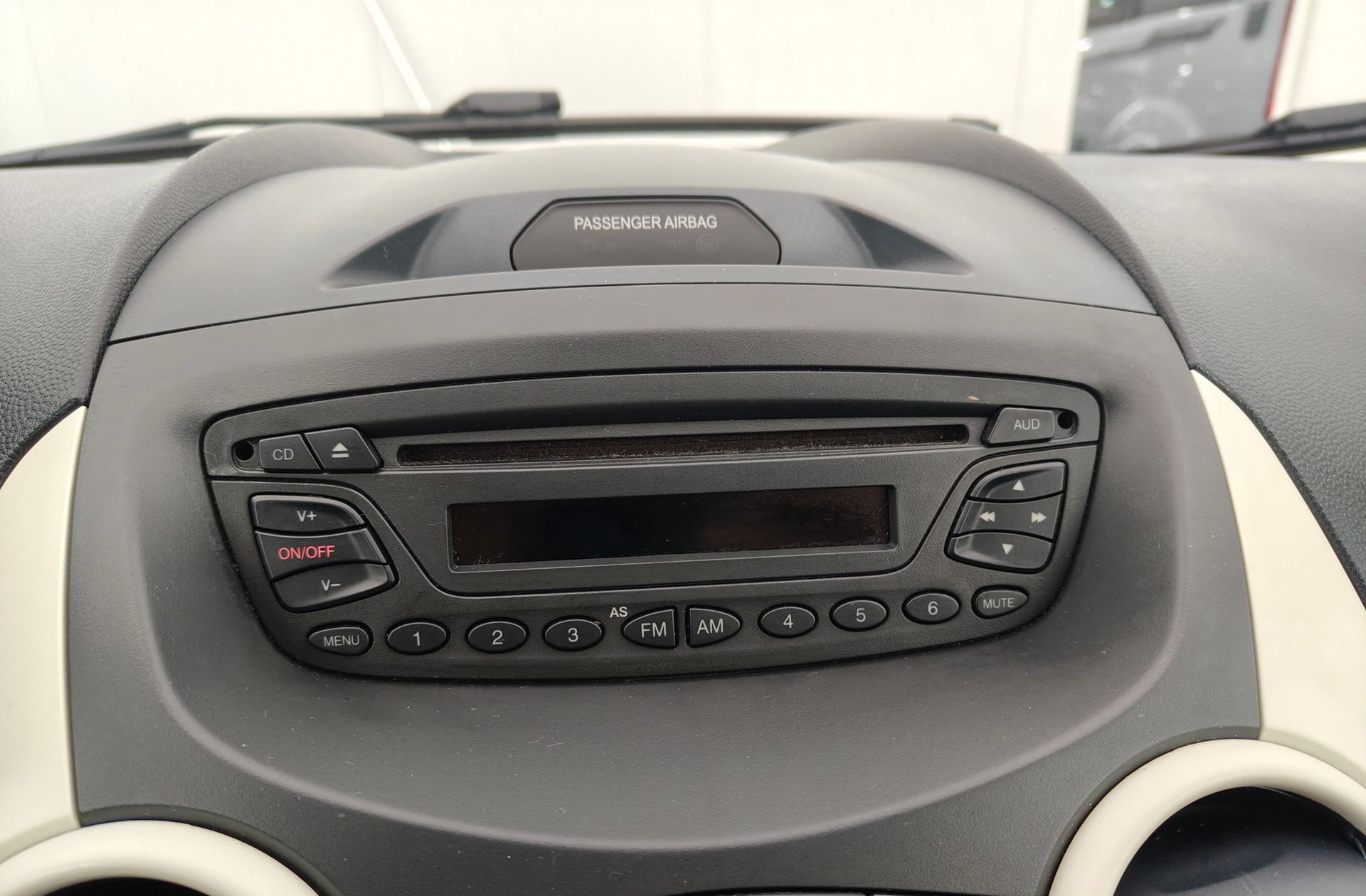Ford Ka 1.2 Duratec Trend+ - foto 25