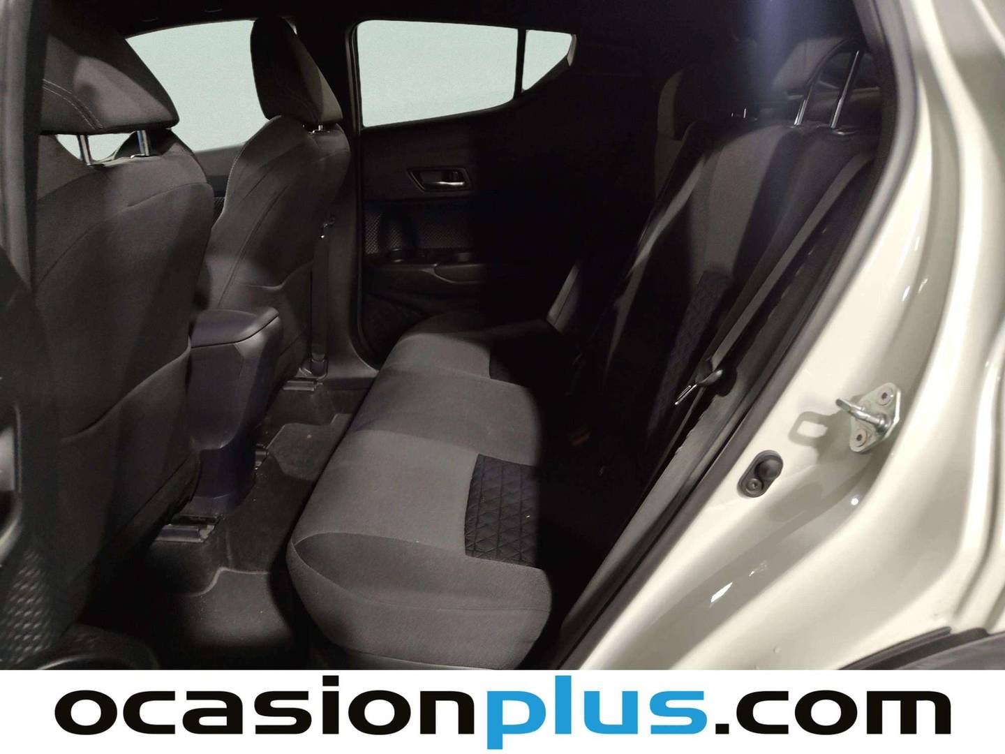 Foto asientos traseros Toyota C-HR Toyota C-HR 1.8 125H Advance (122 CV)