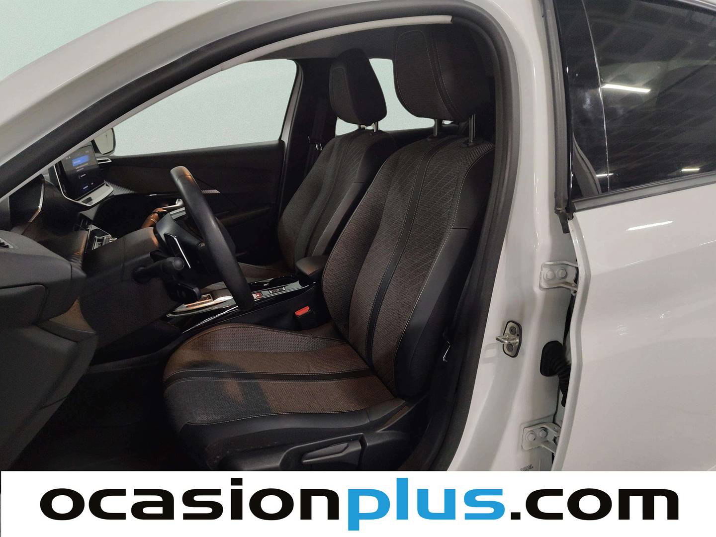 Foto asientos delanteros Peugeot 208 Peugeot 208 Allure Hybrid eDCS6 (100 CV)