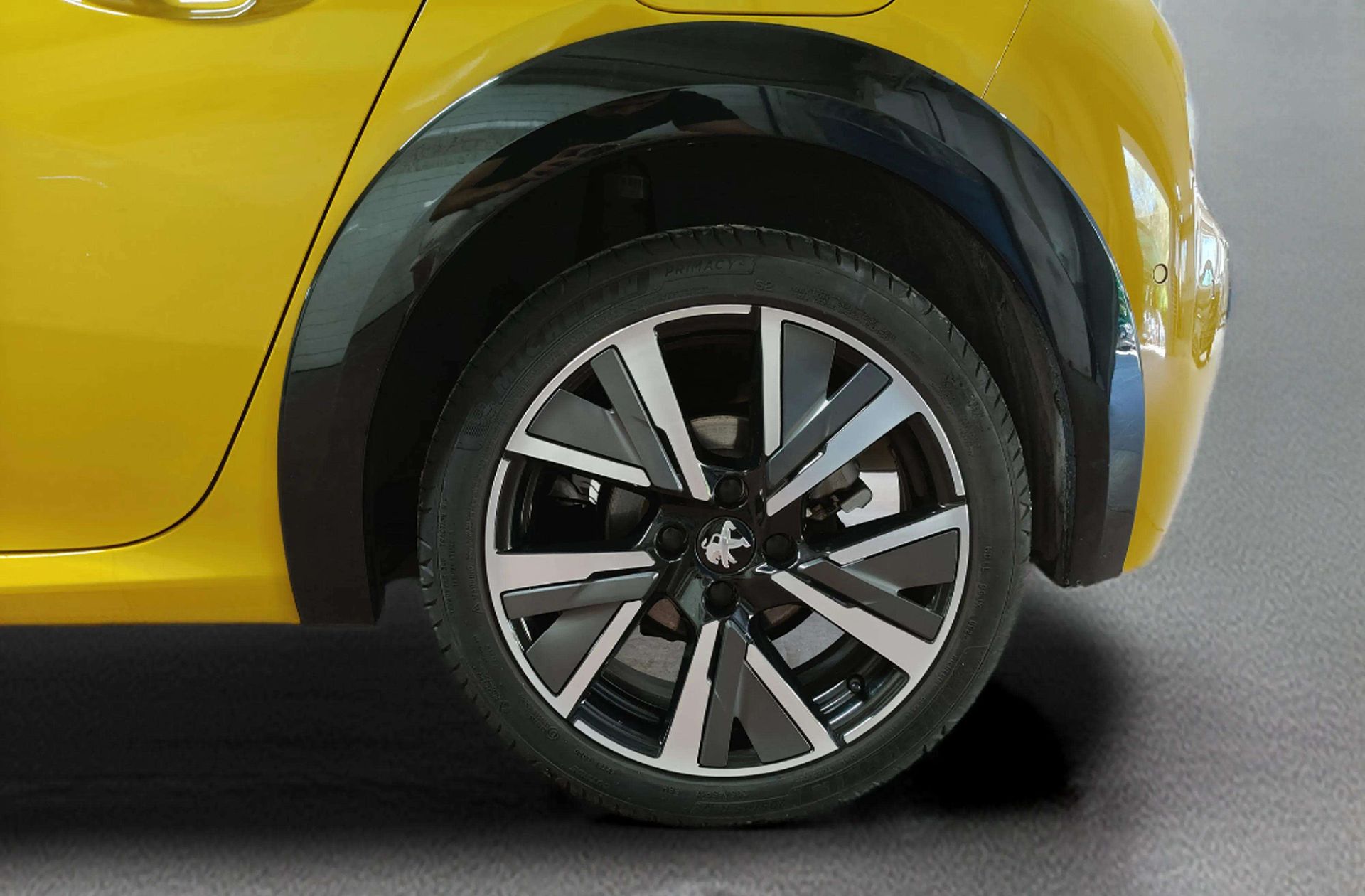 Peugeot 208 PureTech 100 GT - foto 37