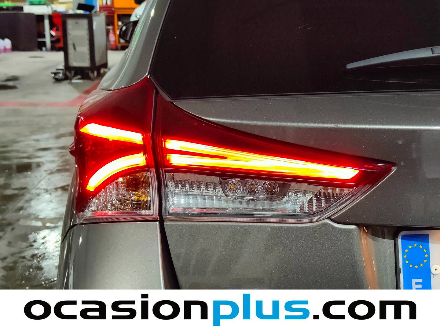 Foto Toyota Auris Toyota Auris 140H Touring Sports Active (136 CV)