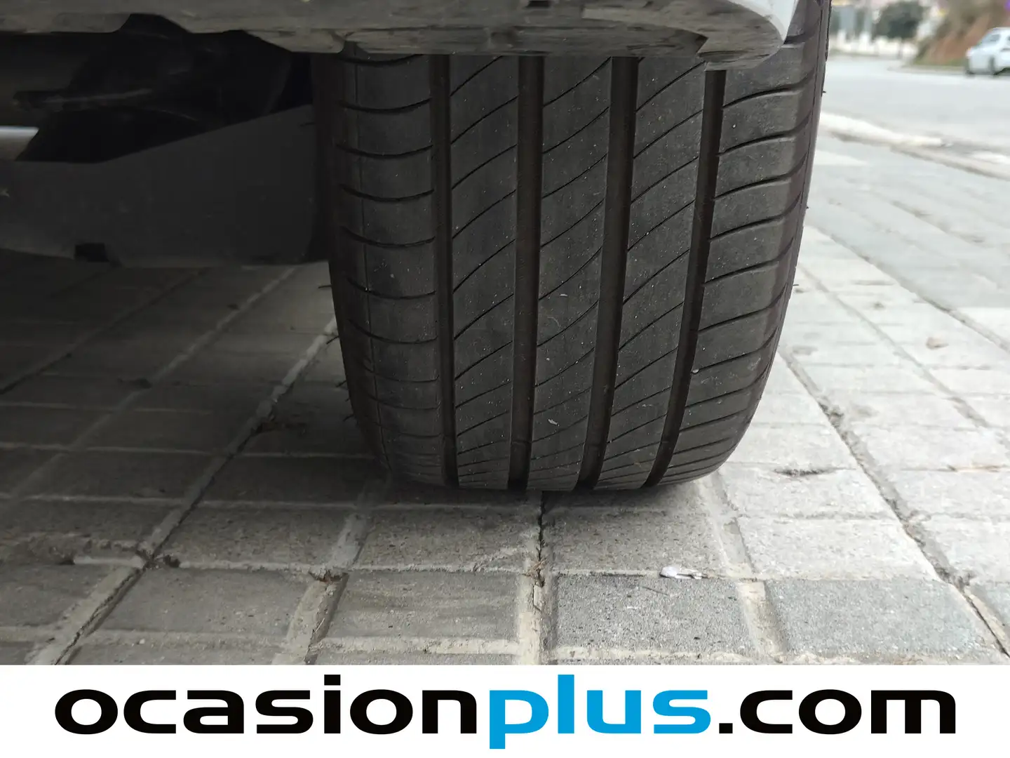 Foto Peugeot 308 Peugeot 308 Allure Hybrid eDCS6 (136 CV)