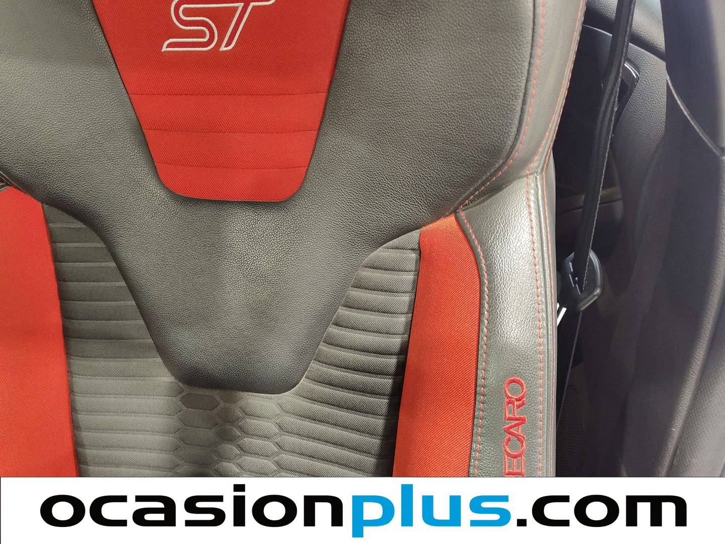 Extras y acabados del Ford Focus Ford Focus 2.0 EcoBoost S&S ST (250 CV)