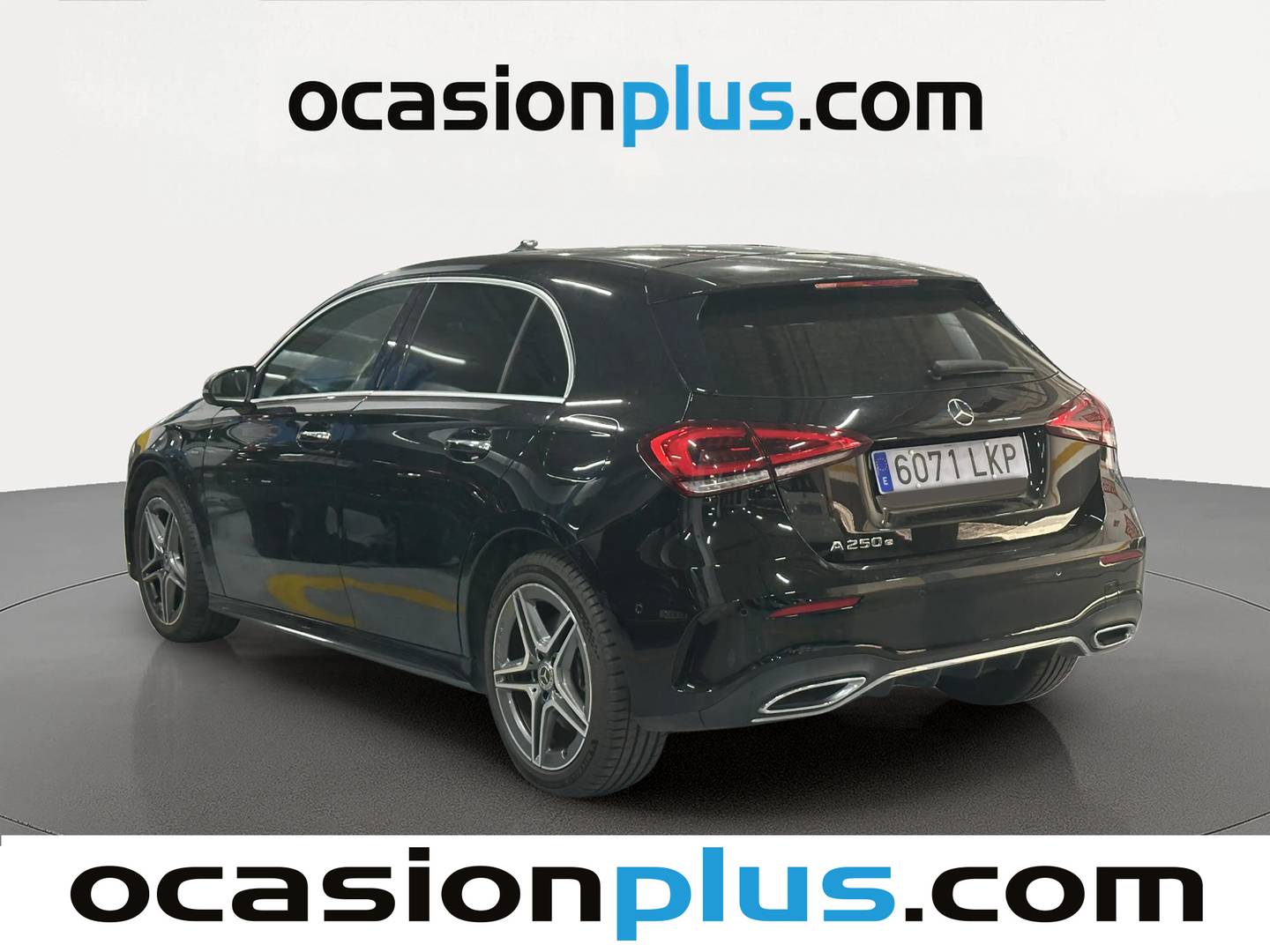 Foto trasera Mercedes Clase A Mercedes Clase A 250 e (218 CV) Pack AMG izquierda