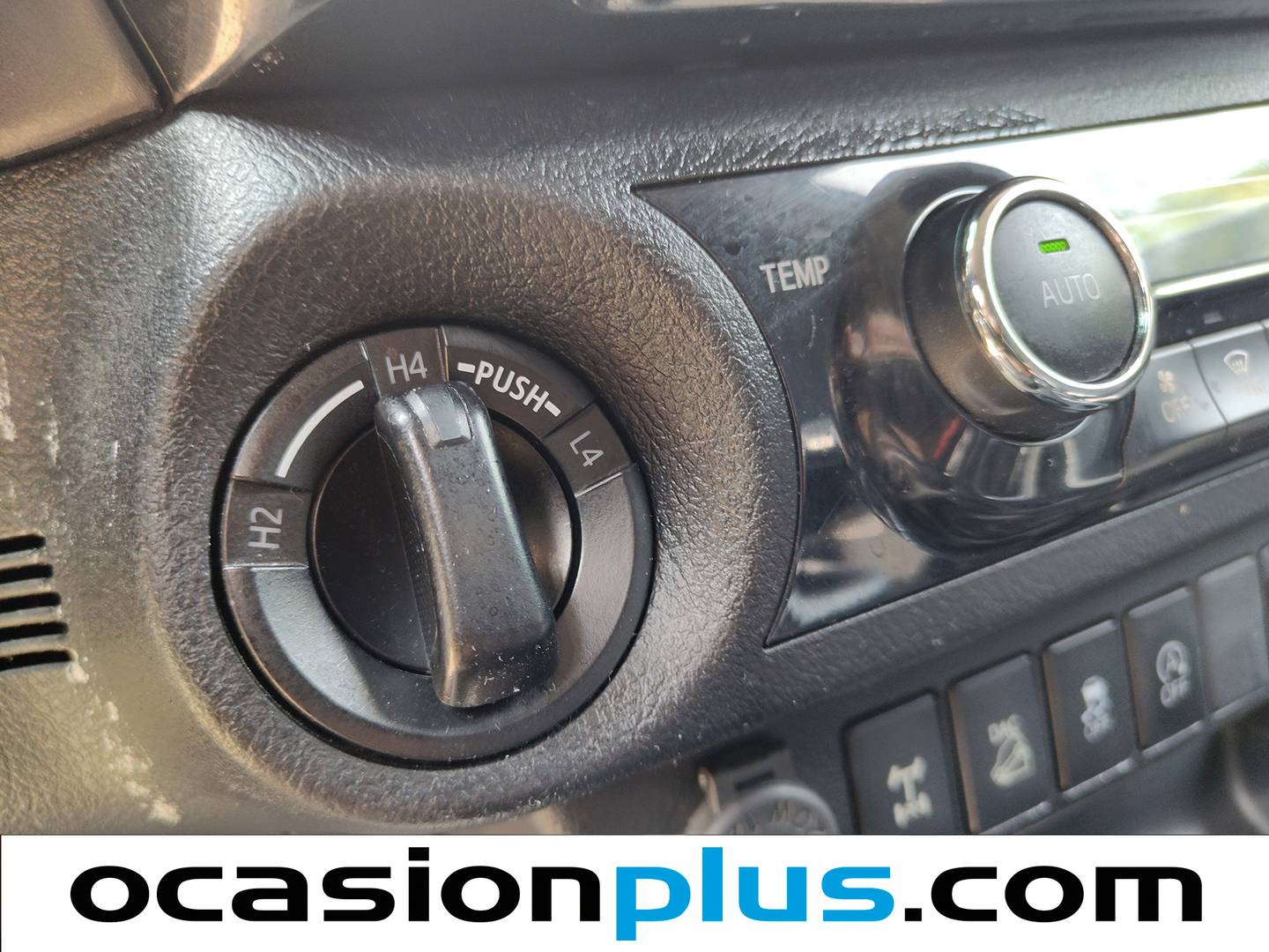 Equipamiento del Toyota Hilux Toyota Hilux 2.4 D-4D Doble Cabina VXL A/T (150 CV)