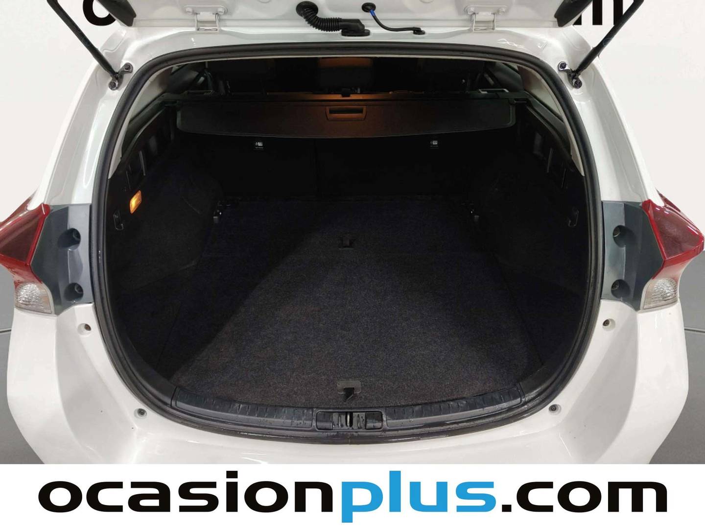 Fotos maletero Toyota Auris Toyota Auris 140H Hybrid Touring Sports Business (136 CV)