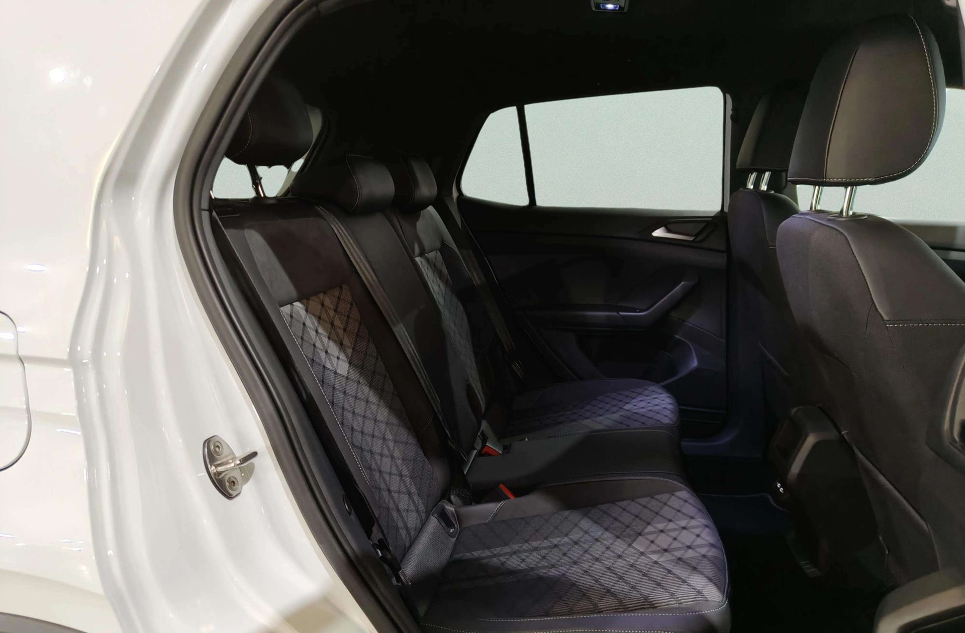 Volkswagen T-Cross R-Line 1.0 TSI - foto 18