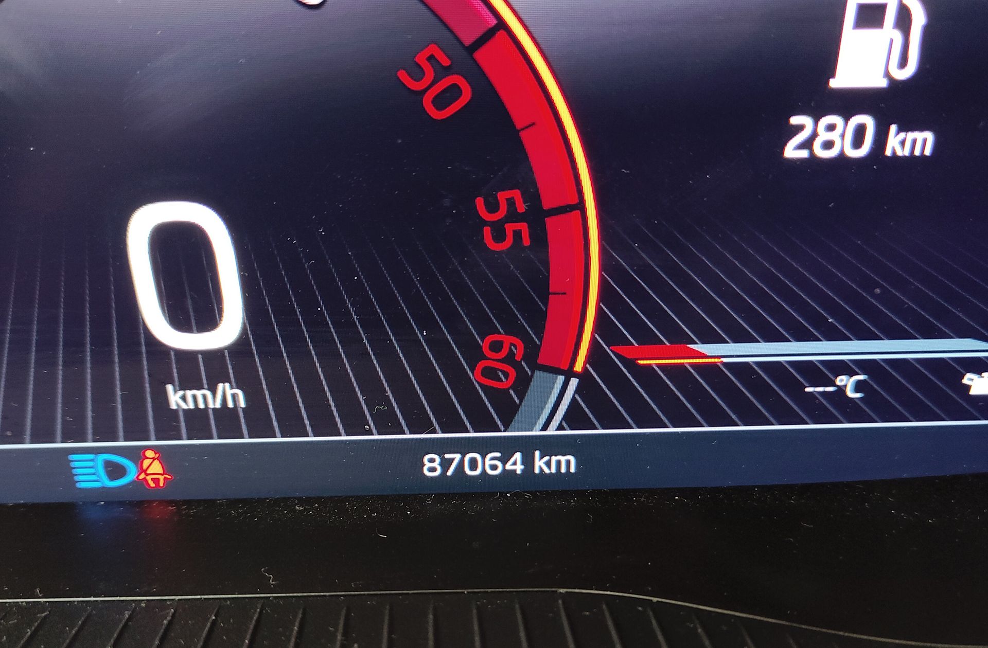 Škoda Karoq 2.0 TDI Ambition - foto 13